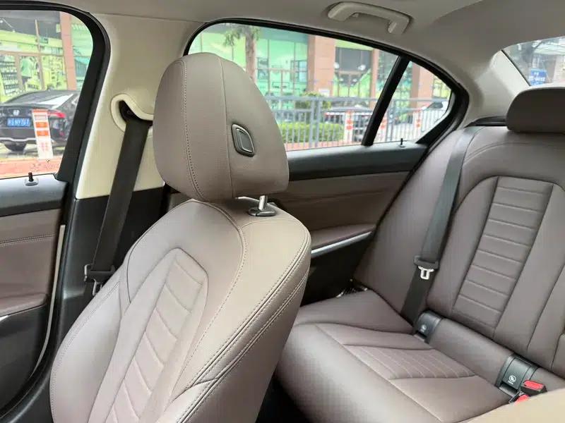 2021 BMW 3 Series 330Li xDrive M Sport Shadow Edition — миниатюра 25