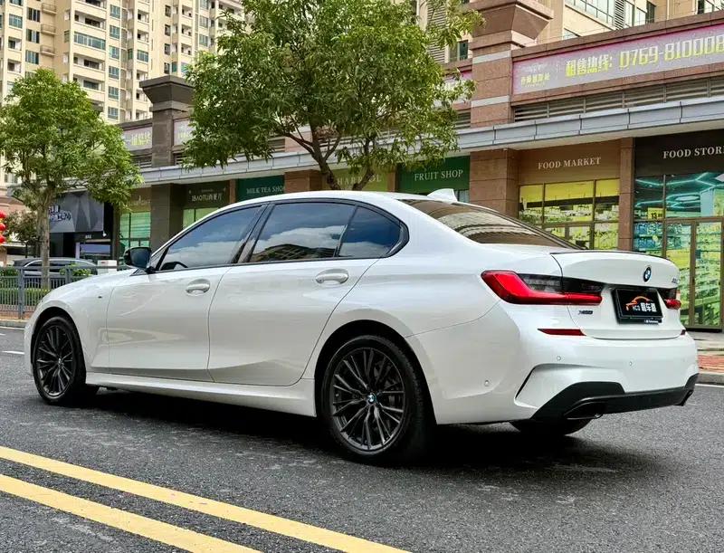 2021 BMW 3 Series 330Li xDrive M Sport Shadow Edition — миниатюра 4