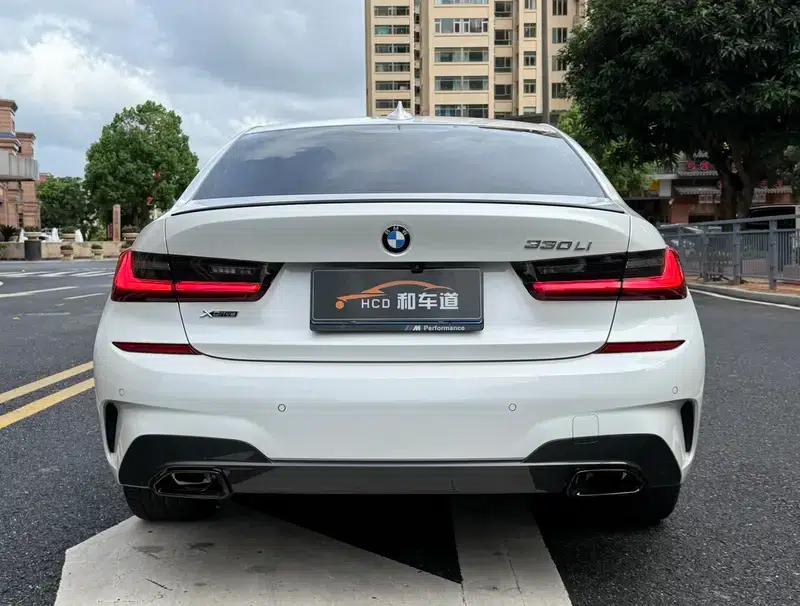 2021 BMW 3 Series 330Li xDrive M Sport Shadow Edition — миниатюра 5