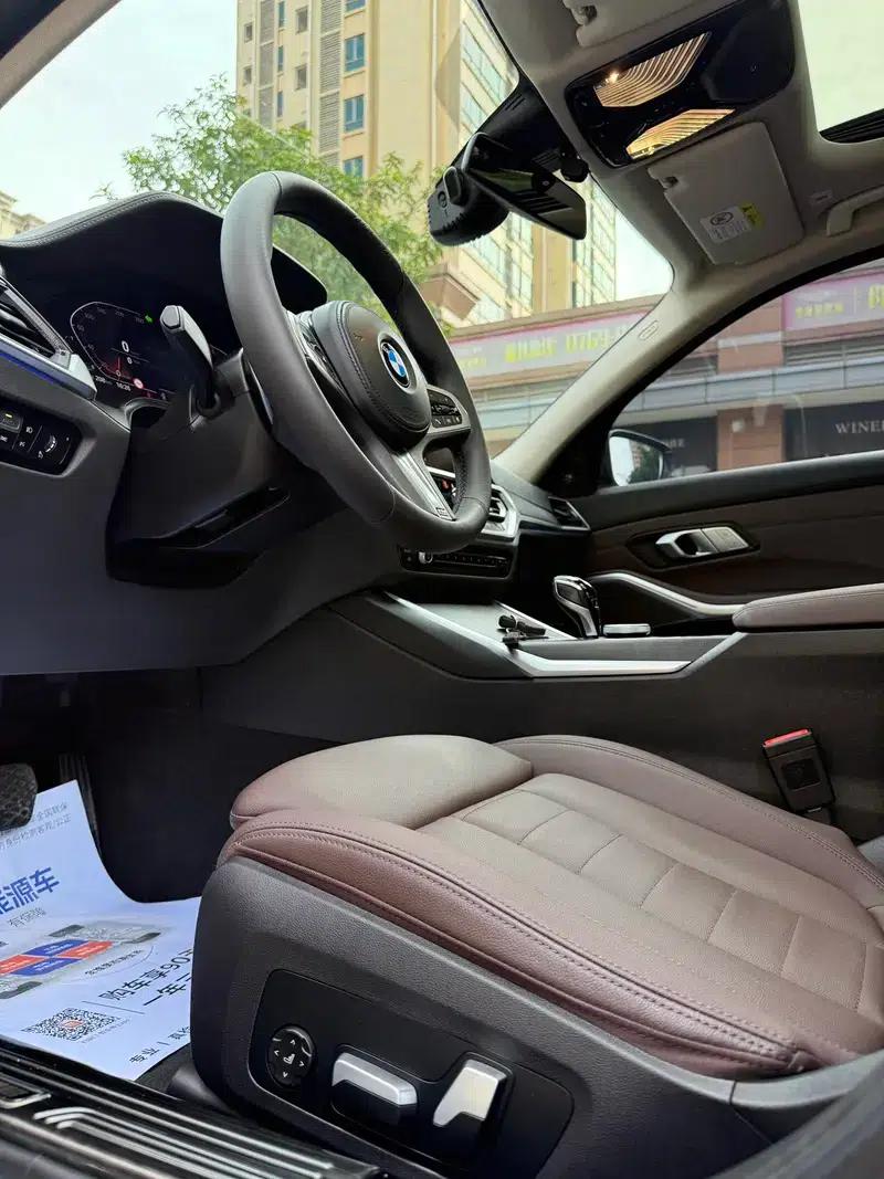 2021 BMW 3 Series 330Li xDrive M Sport Shadow Edition — миниатюра 9