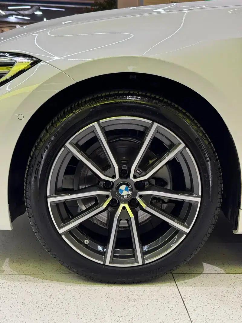 2022 BMW 3 Series 325Li M Sport Package — миниатюра 17