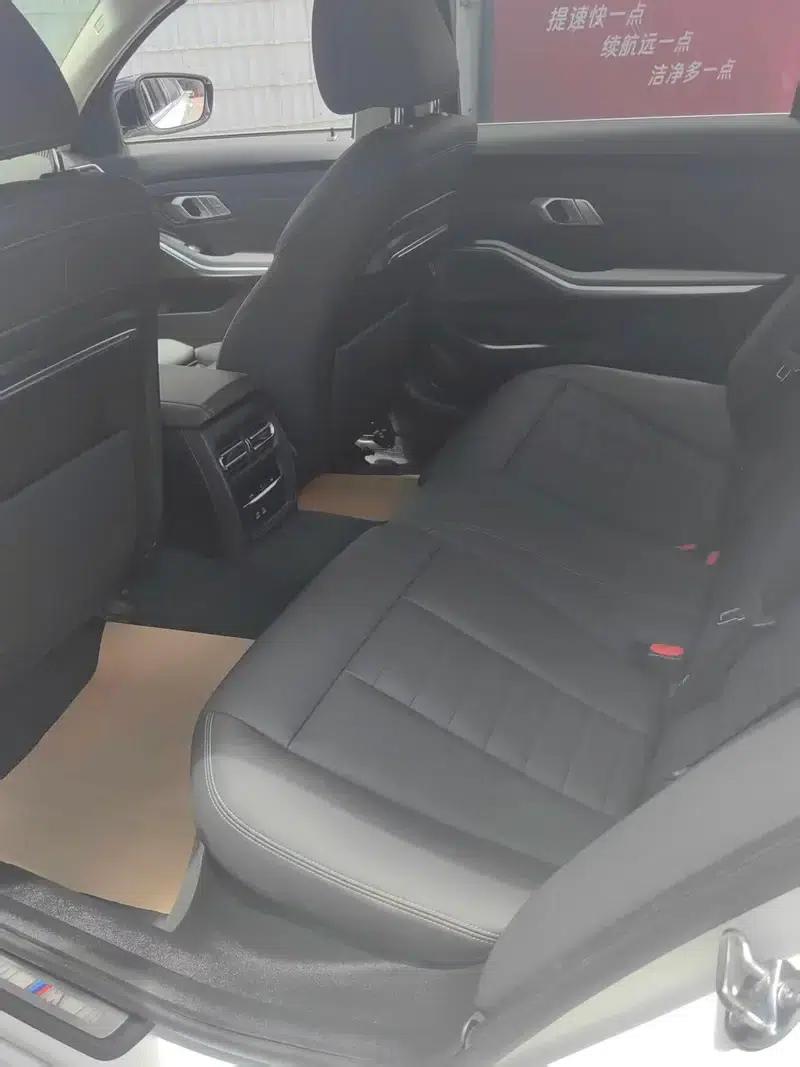 2020 BMW 3 Series 325Li M Sport Package — миниатюра 9