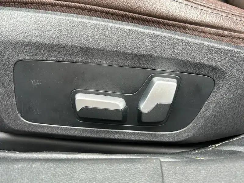 2021 BMW 3 Series 325Li M Sport Shadow Edition — миниатюра 21