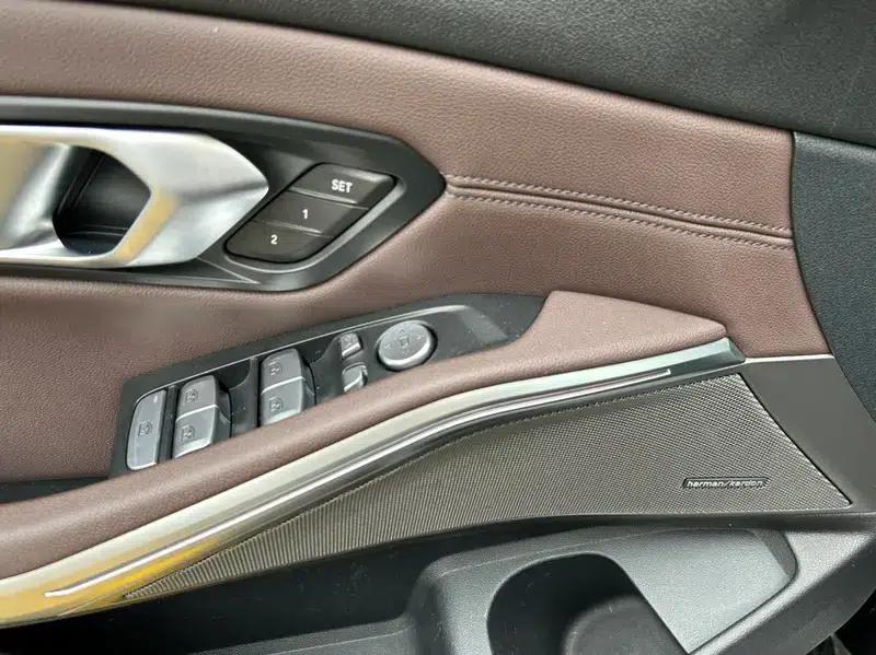 2021 BMW 3 Series 325Li M Sport Shadow Edition — миниатюра 24