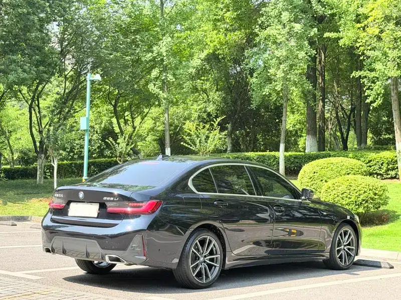 2023 BMW 3 Series 325Li M Sport Package — миниатюра 6
