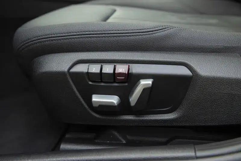 2016 BMW 3 Series 320Li Fashion Edition — миниатюра 12