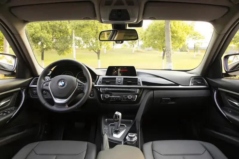 2016 BMW 3 Series 320Li Fashion Edition — миниатюра 18