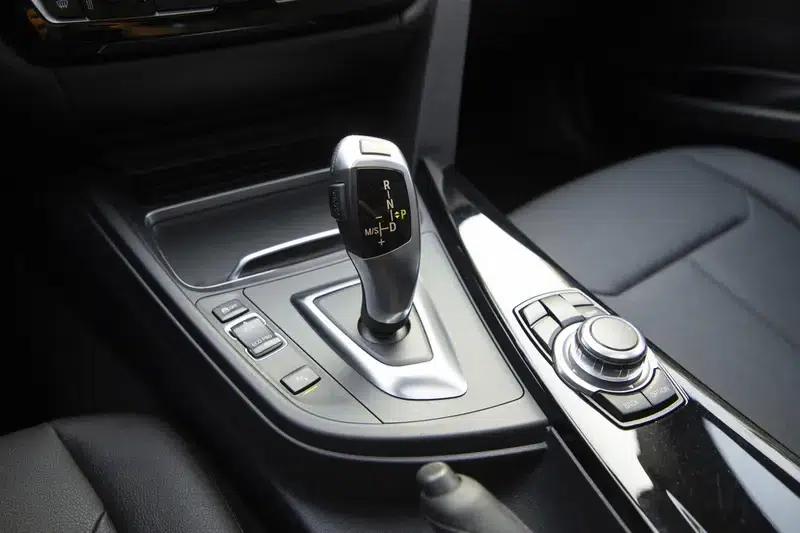 2016 BMW 3 Series 320Li Fashion Edition — миниатюра 21