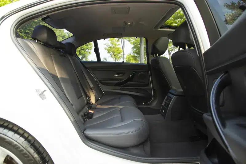 2016 BMW 3 Series 320Li Fashion Edition — миниатюра 31