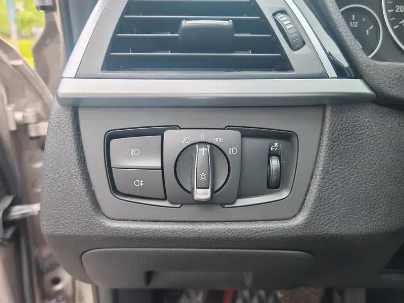 2016 BMW 3 Series 320Li Fashion Edition — миниатюра 30