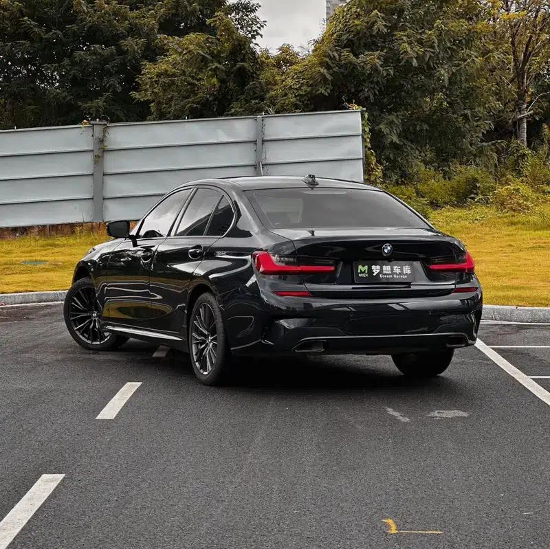 2022 BMW 3 Series 325i M Sport Shadow Edition — миниатюра 4