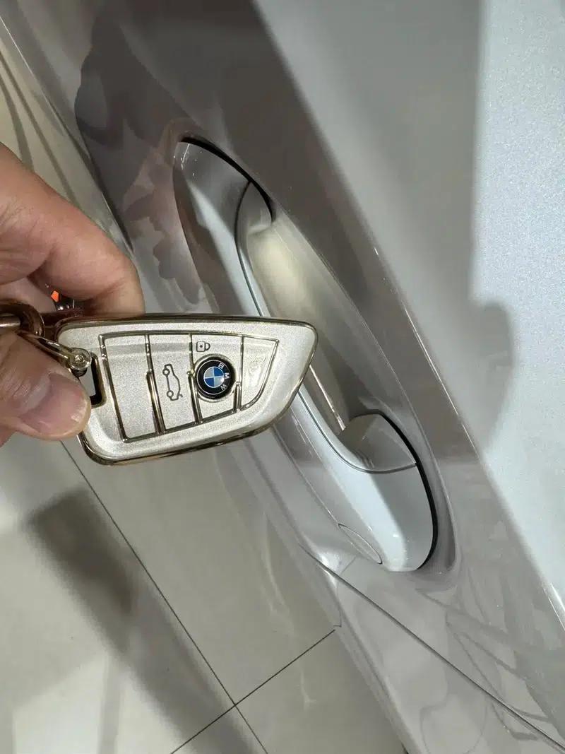 2023 BMW 3 Series 325Li M Sport Package — миниатюра 10
