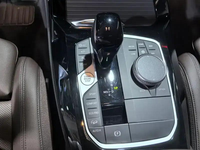 BMW X3 2023 xDrive30i Leading Edition M Sport Package — миниатюра 13