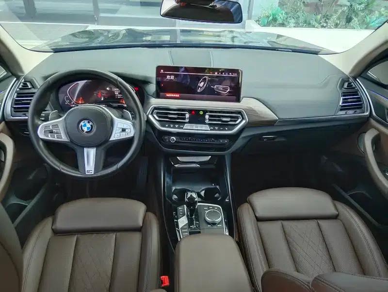 BMW X3 2023 xDrive30i Leading Edition M Sport Package — миниатюра 9