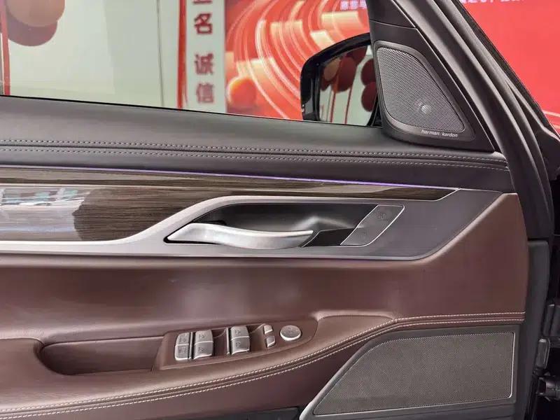 2019 BMW 7 Series 730Li Luxury Package — миниатюра 11