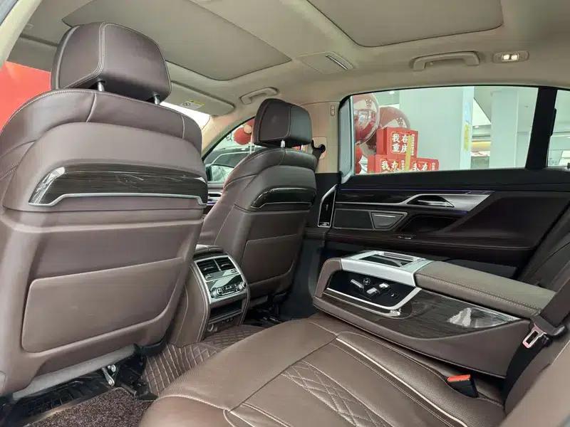 2019 BMW 7 Series 730Li Luxury Package — миниатюра 15