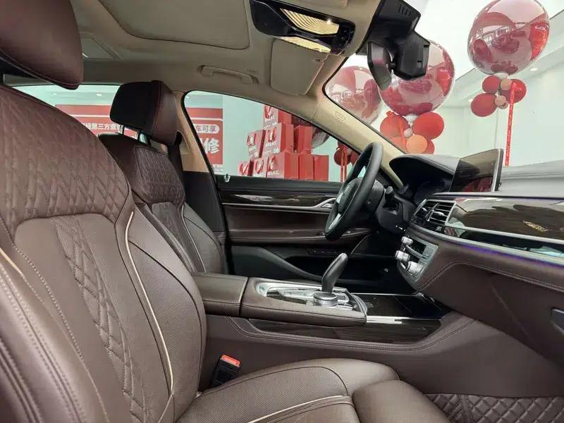 2019 BMW 7 Series 730Li Luxury Package — миниатюра 16