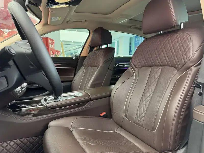 2019 BMW 7 Series 730Li Luxury Package — миниатюра 17