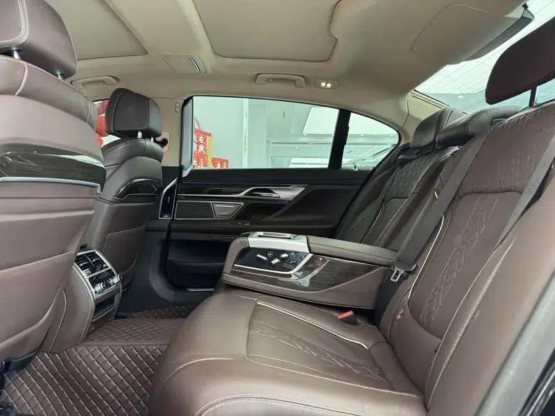 2019 BMW 7 Series 730Li Luxury Package — миниатюра 18