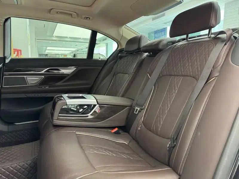 2019 BMW 7 Series 730Li Luxury Package — миниатюра 19