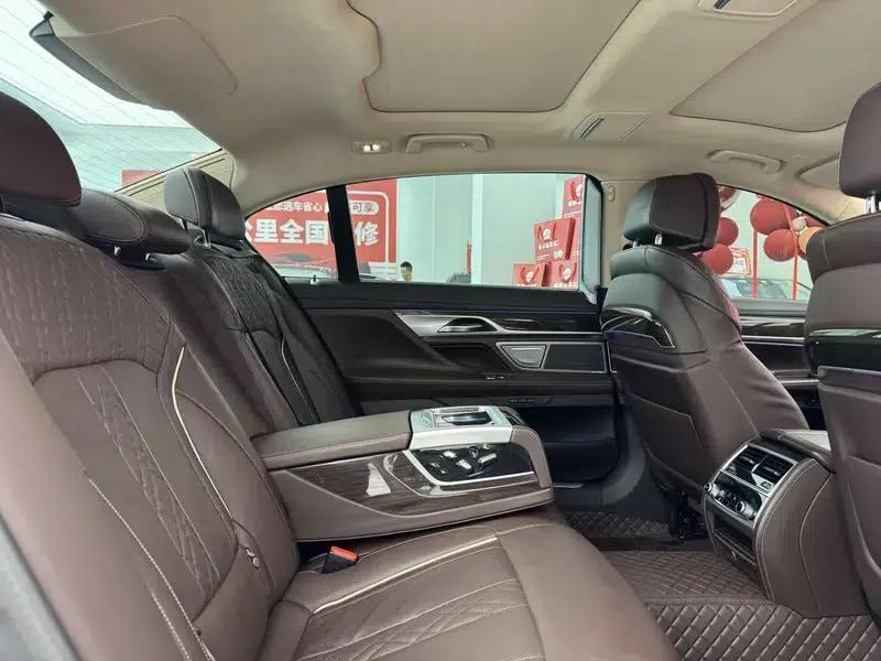 2019 BMW 7 Series 730Li Luxury Package — миниатюра 23