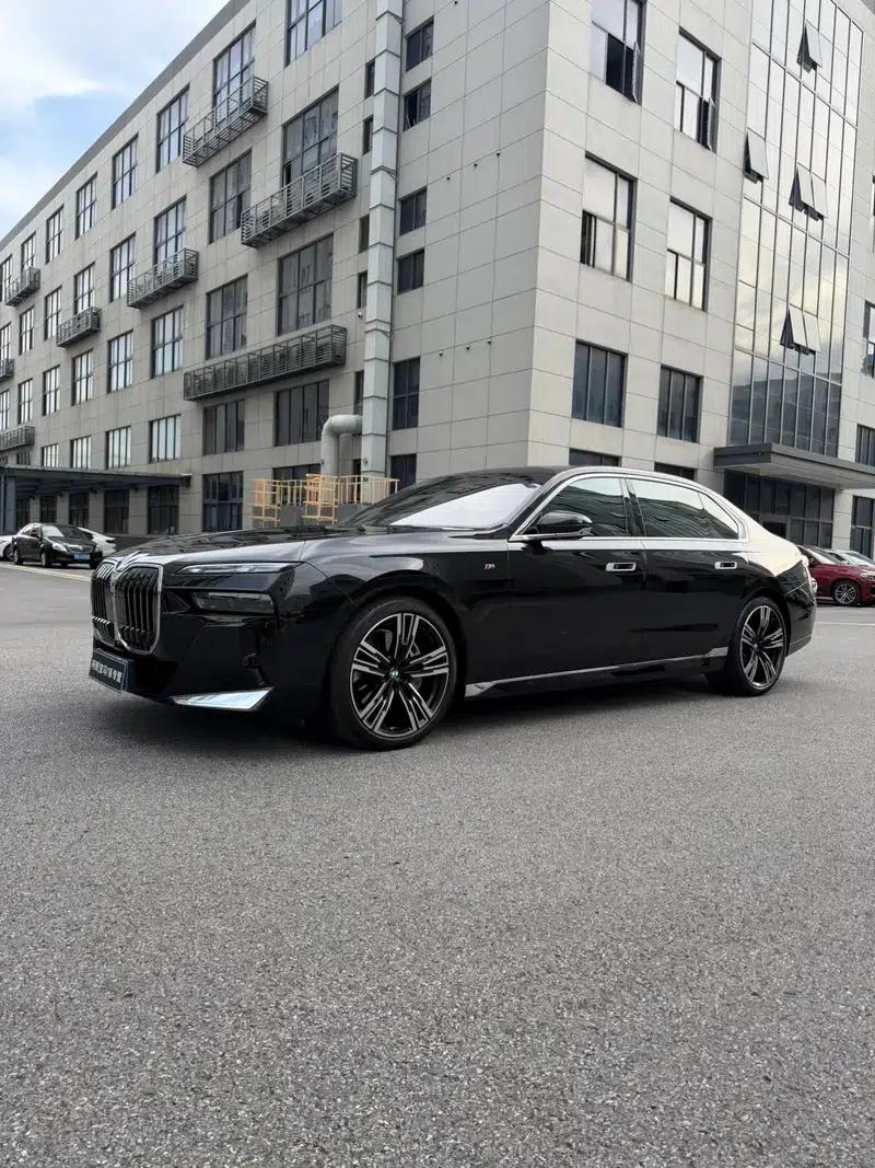 2023 BMW 7 Series 740Li Luxury M Sport Package — миниатюра 1
