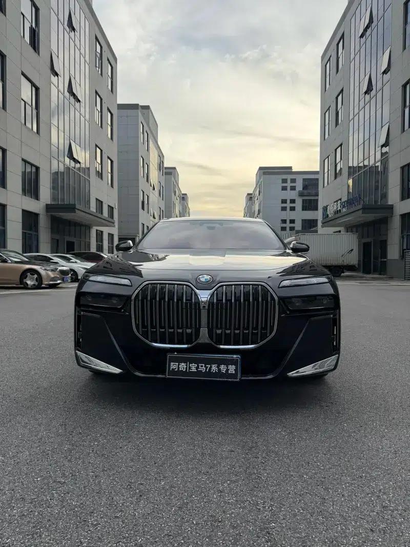 2023 BMW 7 Series 740Li Luxury M Sport Package — миниатюра 2