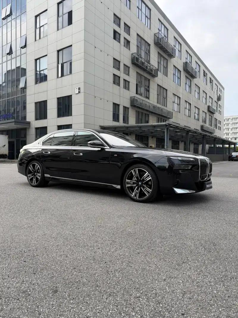 2023 BMW 7 Series 740Li Luxury M Sport Package — миниатюра 3