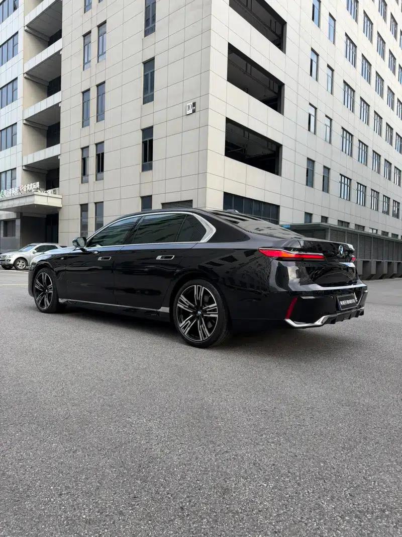 2023 BMW 7 Series 740Li Luxury M Sport Package — миниатюра 4