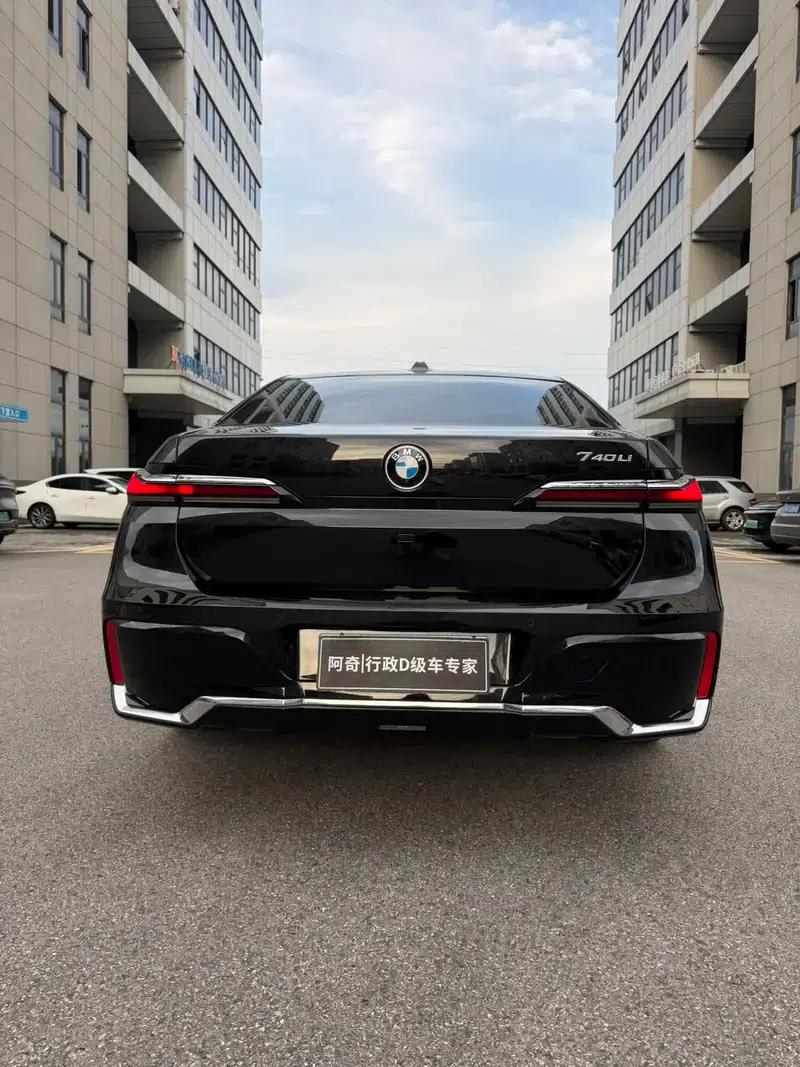 2023 BMW 7 Series 740Li Luxury M Sport Package — миниатюра 5