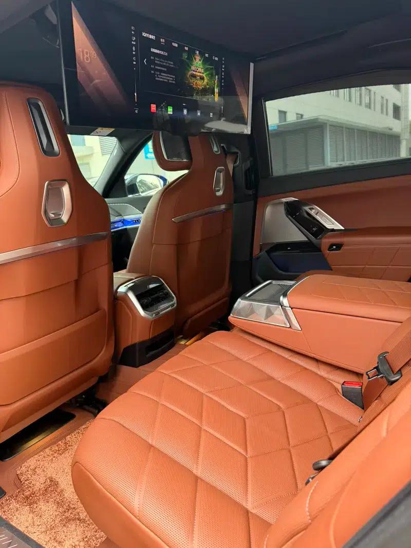2023 BMW 7 Series 740Li Luxury M Sport Package — миниатюра 9