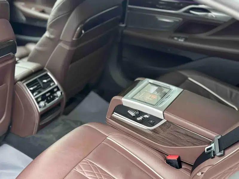2021 BMW 7 Series 730Li Luxury Package — миниатюра 15