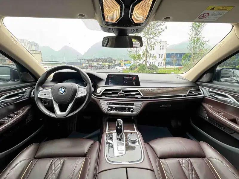 2021 BMW 7 Series 730Li Luxury Package — миниатюра 9