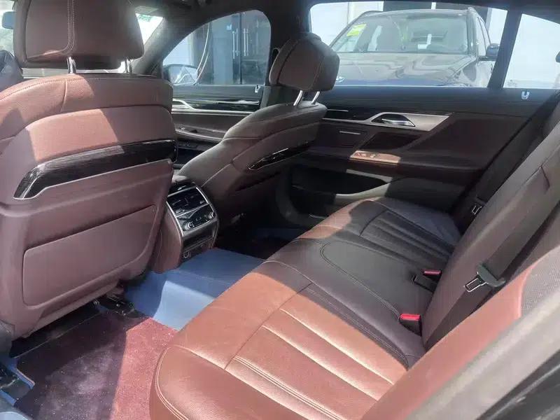 2018 BMW 7 Series 730Li Leading Edition M Sport Package — миниатюра 12