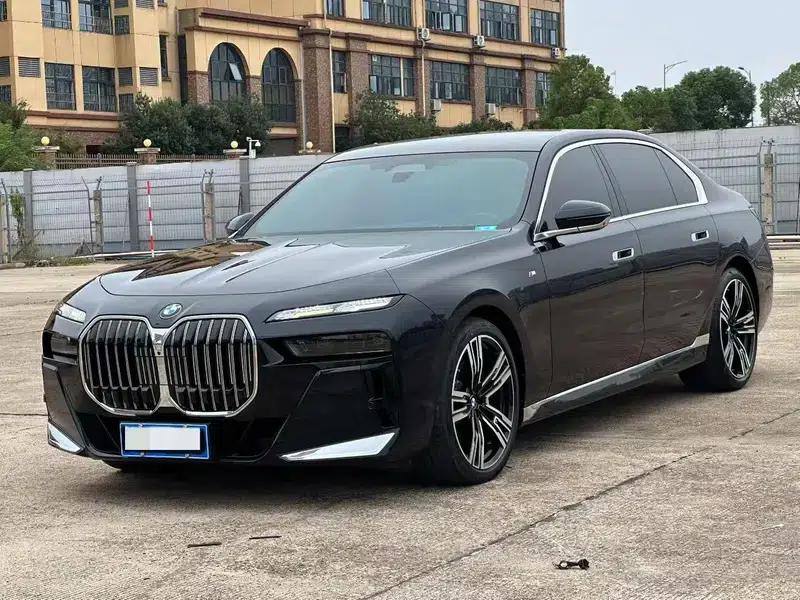 2023 BMW 7 Series 740Li Luxury M Sport Package — миниатюра 1