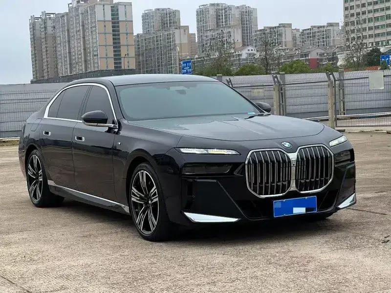 2023 BMW 7 Series 740Li Luxury M Sport Package — миниатюра 3
