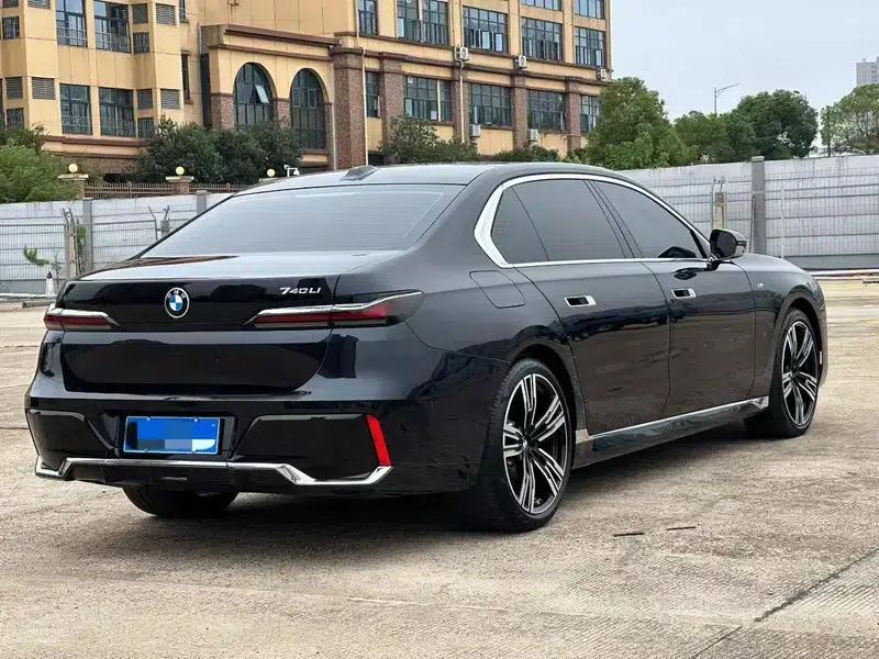 2023 BMW 7 Series 740Li Luxury M Sport Package — миниатюра 6