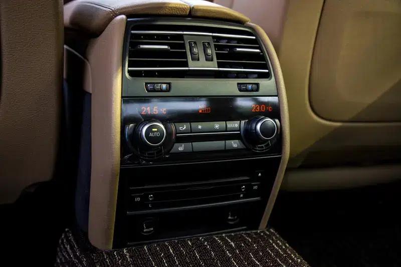 BMW 7 Series 2009 740Li Leading Edition — миниатюра 17