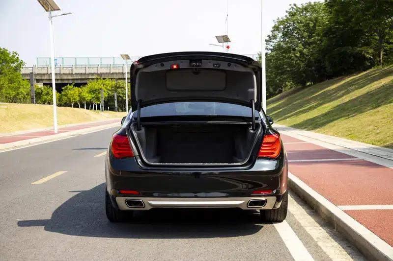 BMW 7 Series 2009 740Li Leading Edition — миниатюра 18