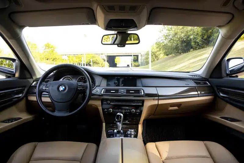 BMW 7 Series 2009 740Li Leading Edition — миниатюра 19
