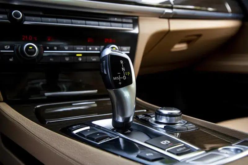 BMW 7 Series 2009 740Li Leading Edition — миниатюра 25