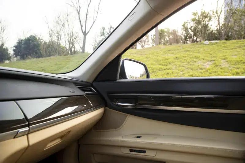 BMW 7 Series 2013 730Li Leading Edition — миниатюра 14