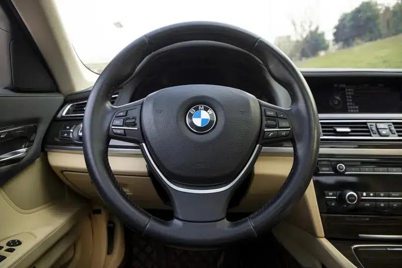 BMW 7 Series 2013 730Li Leading Edition — миниатюра 19
