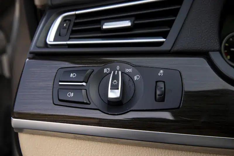 BMW 7 Series 2013 730Li Leading Edition — миниатюра 21