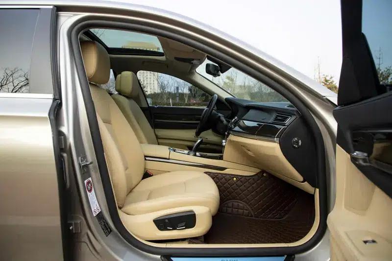 BMW 7 Series 2013 730Li Leading Edition — миниатюра 27