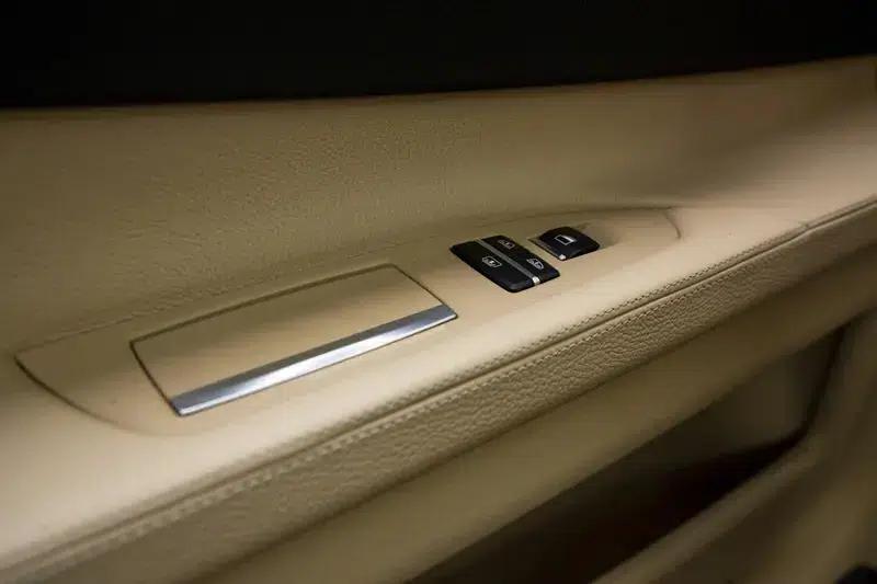 BMW 7 Series 2013 730Li Leading Edition — миниатюра 30