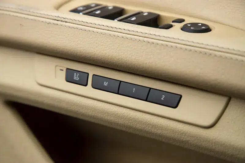 BMW 7 Series 2013 730Li Leading Edition — миниатюра 31