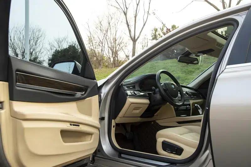 BMW 7 Series 2013 730Li Leading Edition — миниатюра 33