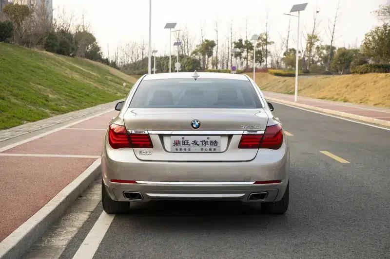 BMW 7 Series 2013 730Li Leading Edition — миниатюра 6