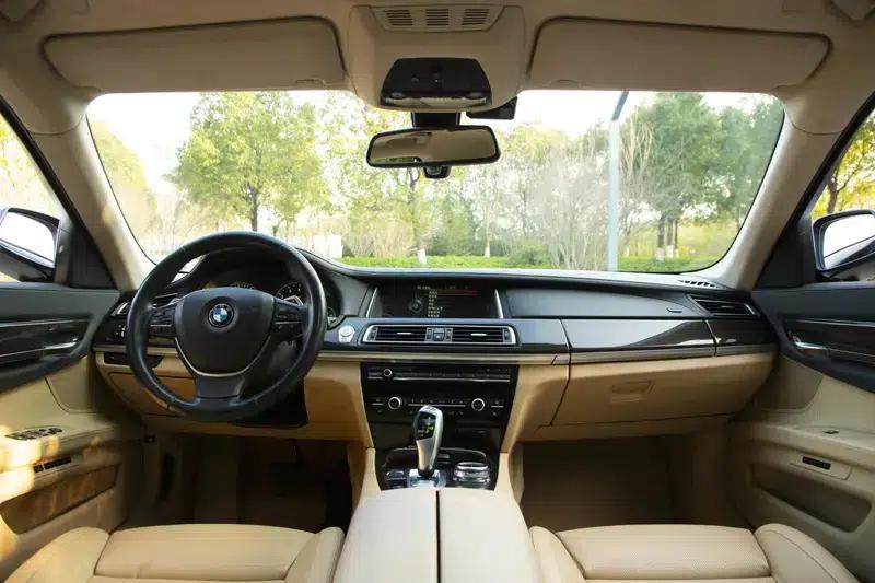 2013 BMW 7 Series 740Li Leading Edition — миниатюра 18